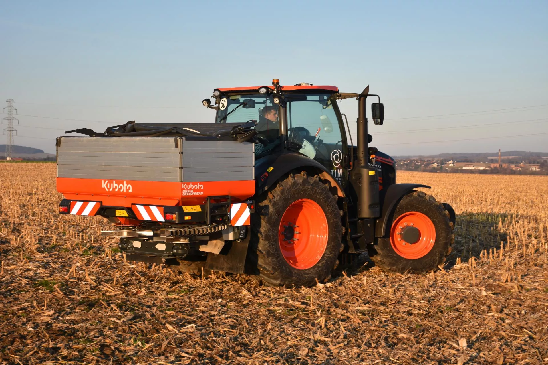 Prasa sama zatrzyma ciągnik i wyrzuci belę. Tak działa TIM