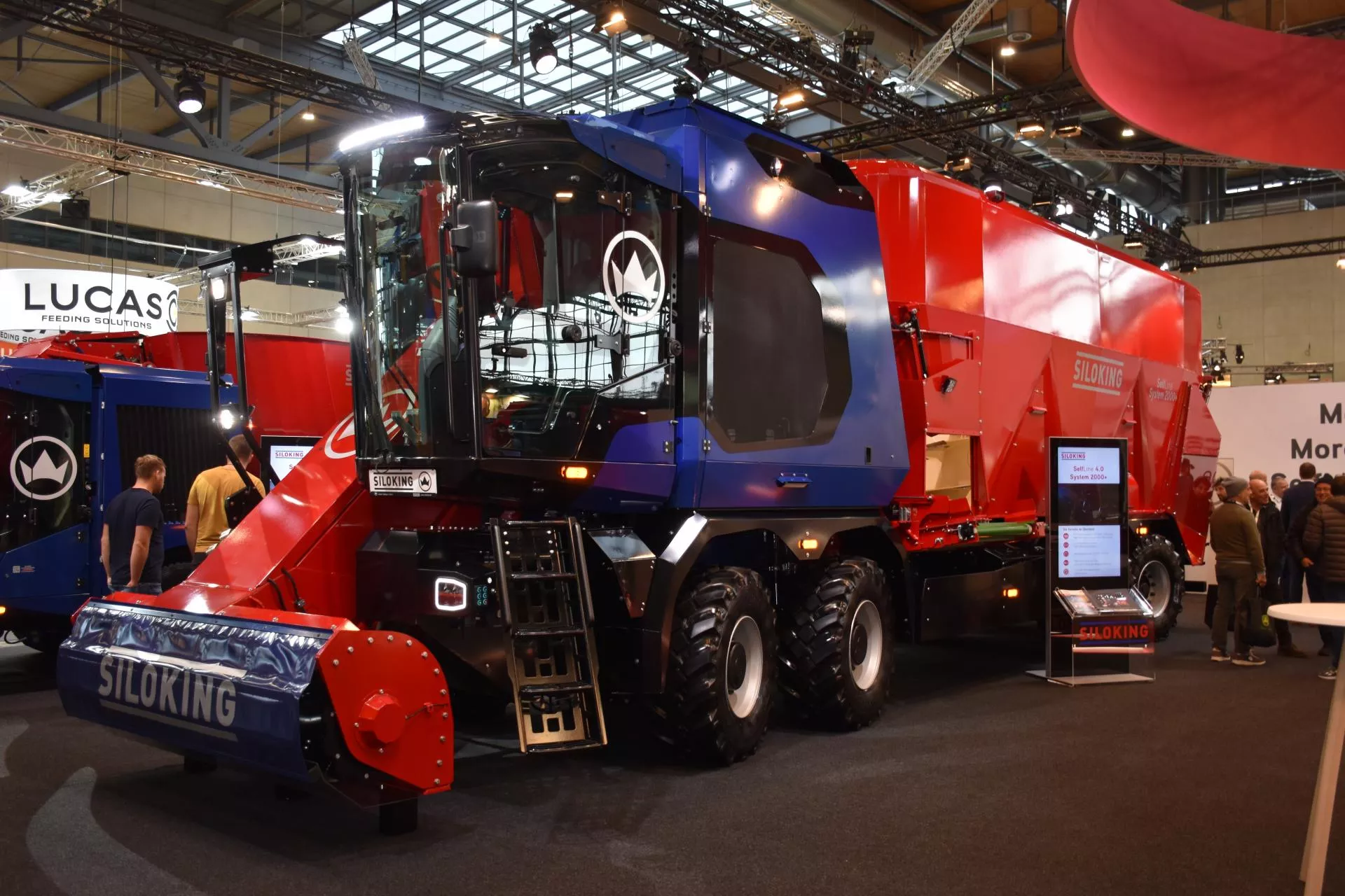 Paszowóz gigant dla 2000 sztuk bydła. Siloking pokazał maszynę, jakiej jeszcze nie było