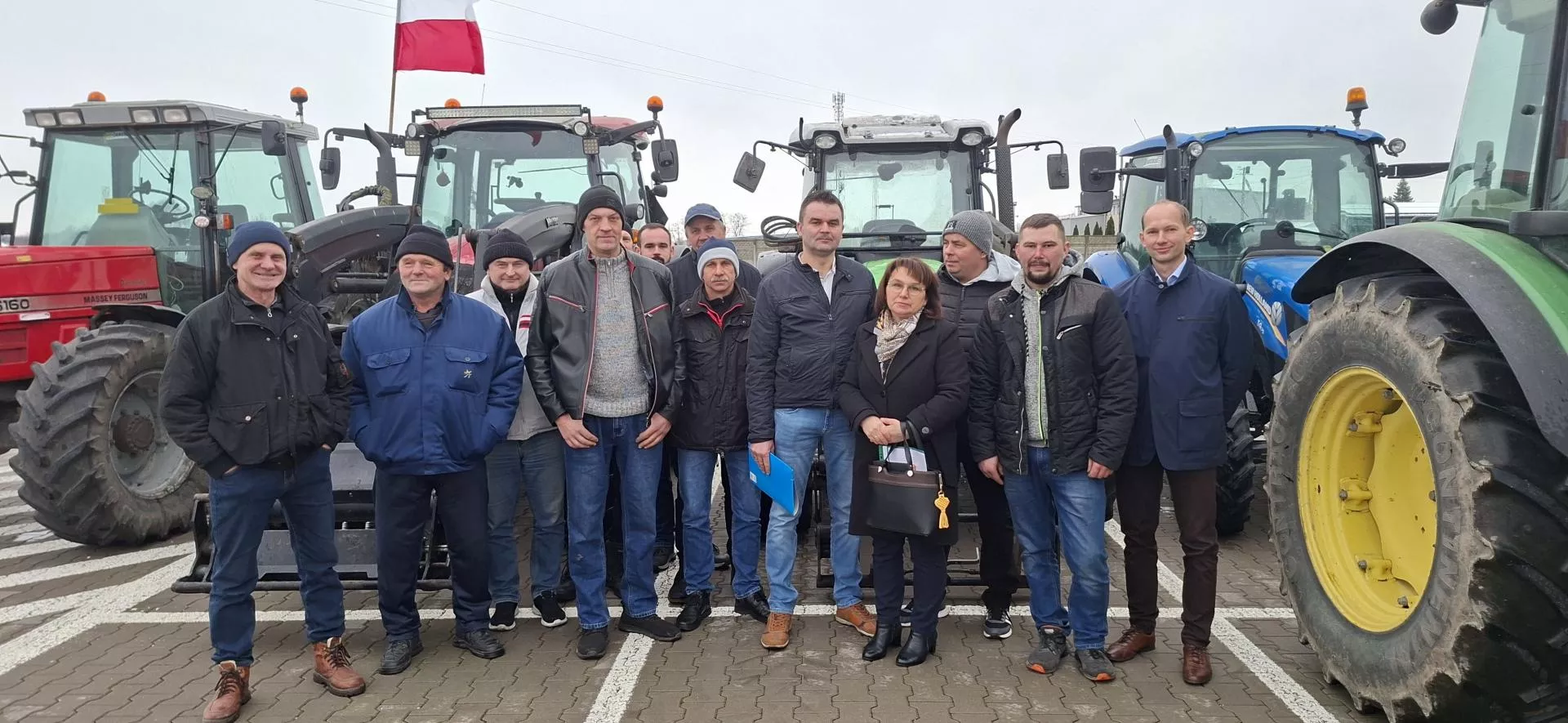 "Ceny na dnie, a gmina podnosi podatek”. Gorący protest rolników w Nowej Suchej