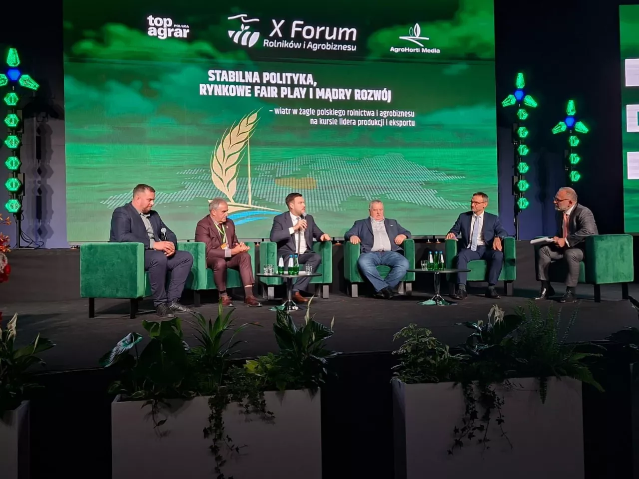 Debata podczas sesji głównej na X Forum Rolników i Agrobiznesu