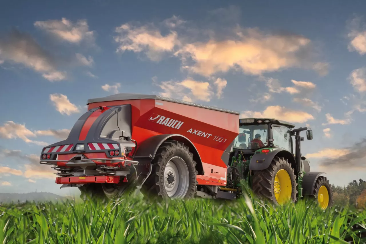 Zaczepiany rozsiewacz Axent wspomagany jest rozwiązaniem FlexBin. Jest to system sterowania przepływem dwóch materiałów w czasie rzeczywistym