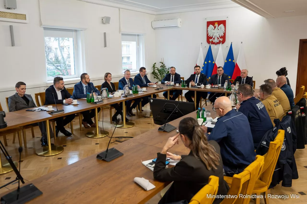 Bioterroryzm? Służby analizują celowy atak na polskie rolnictwo