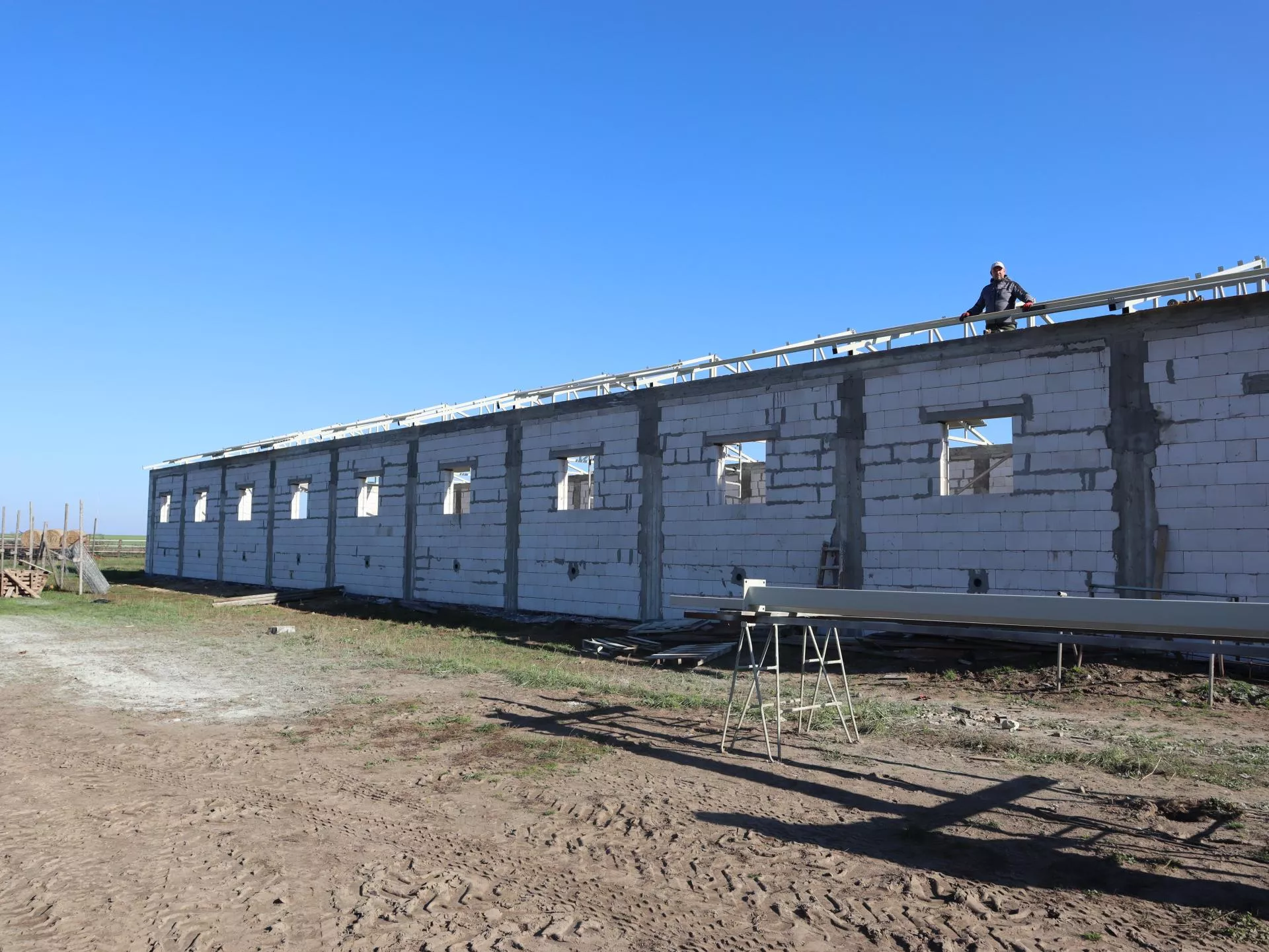 "Będzie mi zacieniać pole". Czy sąsiad może zatrzymać Twoją budowę?