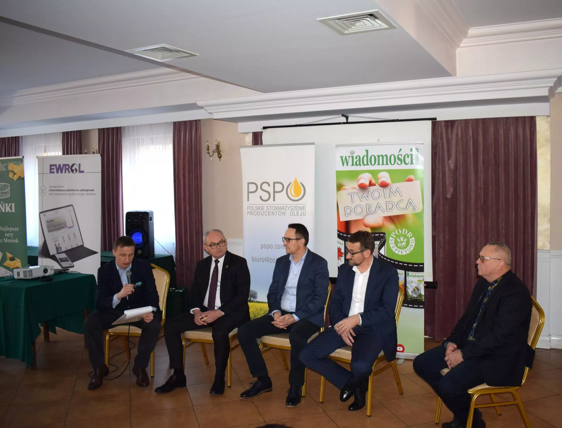 Krowy bez soi? Rzepak coraz mocniejszy w żywieniu bydła mlecznego