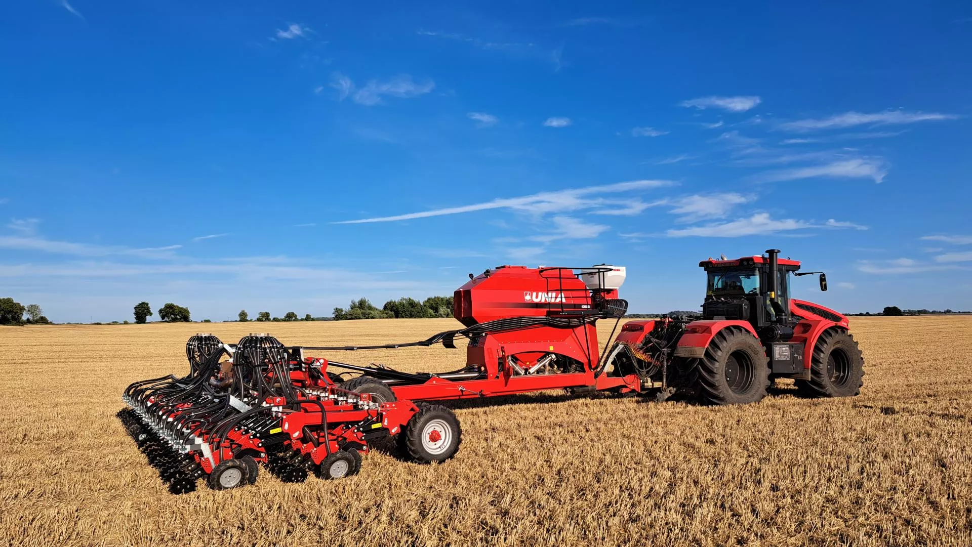 Siew bez orki, mniej paliwa i mniej przejazdów. Nowy siewnik od Unii