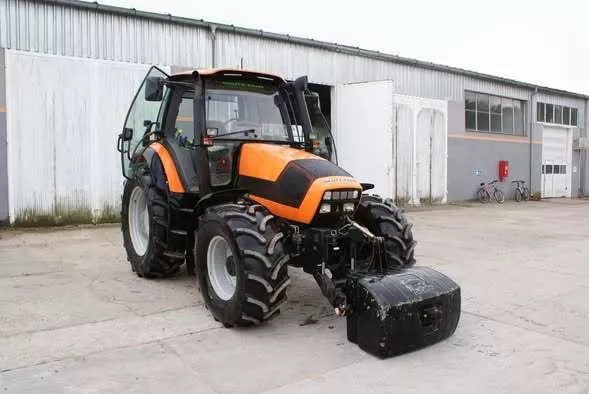 Okazja dla rolników: gminy wyprzedają ciągniki i maszyny. Ceny już od 19 tys. zł