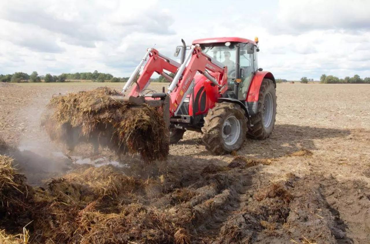 Od kiedy obornik i gnojowica na pole w 2026 roku? Sprawdź terminy i kary