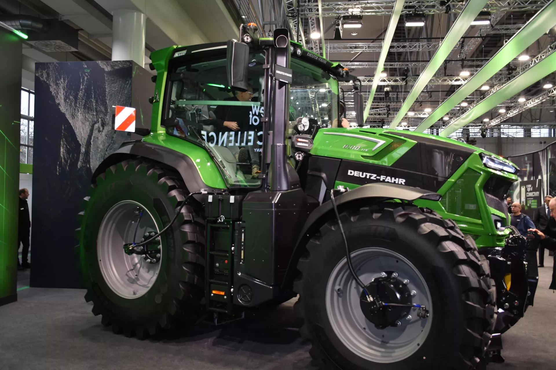 Technologia lepsza niż w samochodach. Nowa seria ciągników od DEUTZ-FAHR