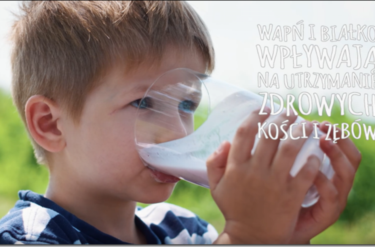 Spółdzielnie mleczarskie ruszyły z kampanią. Chcą wpłynąć na wybór Polaków