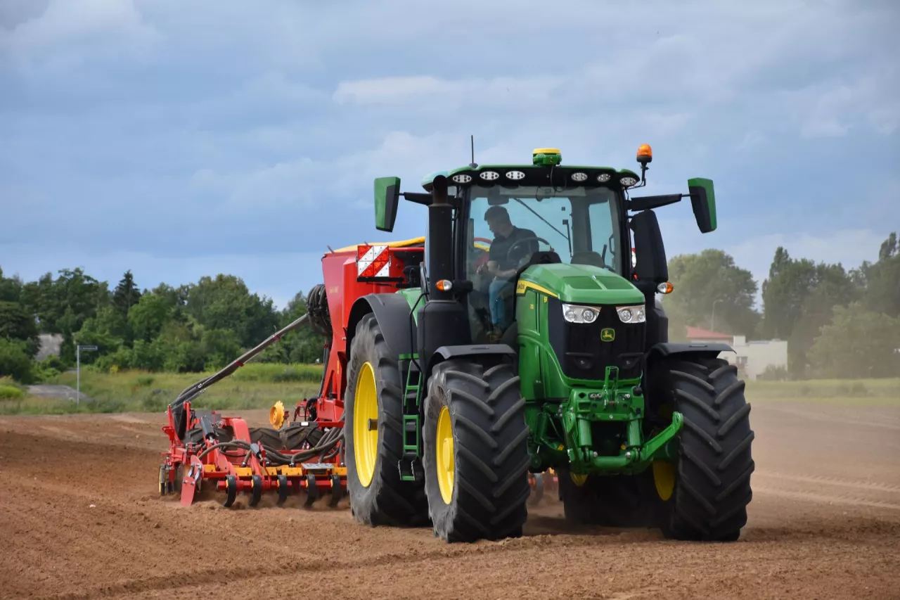 Maszyny marki John Deere od tego roku sprzedawane będą przez ASM na terenie całej północnej Polski