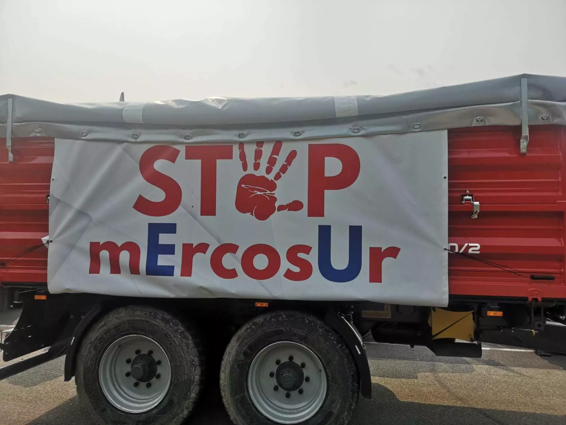 Protest w Koninie: rolnicy wyjechali ciągnikami na ulice miasta