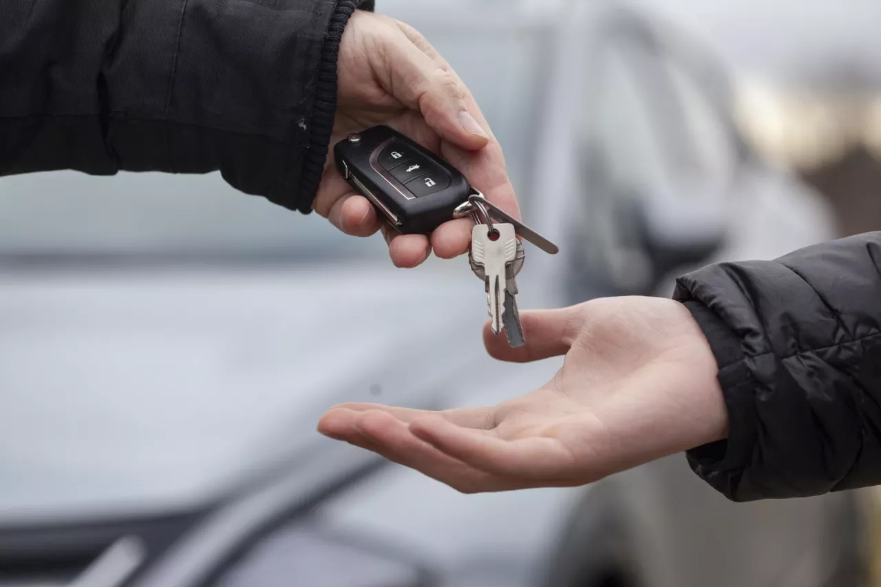 Sprzedaż starego samochodu w gospodarstwie rolnym a VAT