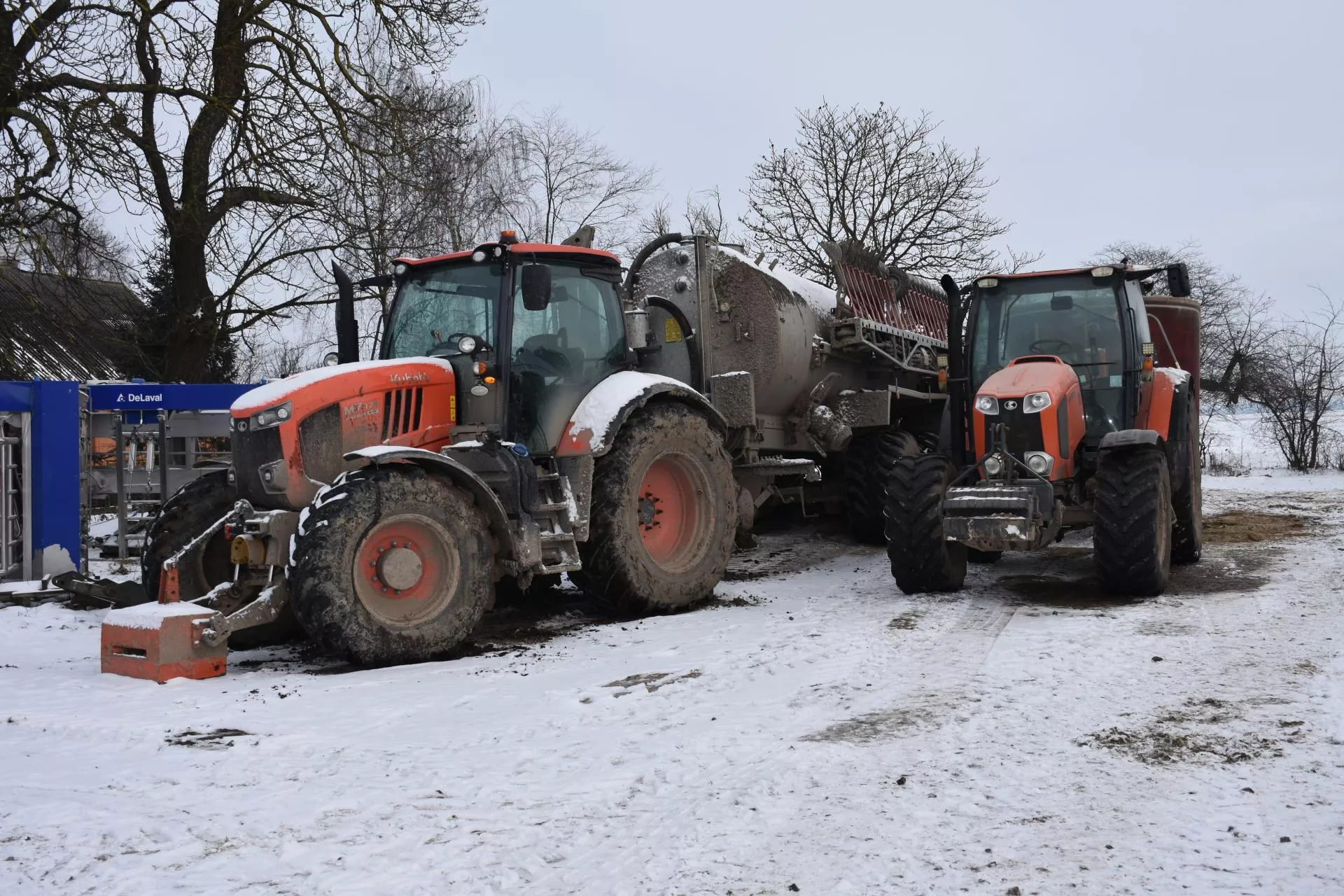 Siedem ciągników jednej marki. Rolnik z Kujaw tłumaczy, dlaczego to się opłaca