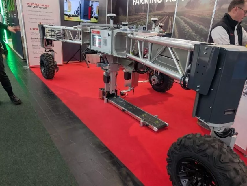 Robot do odchwaszczania, na którego w końcu stać rolnika