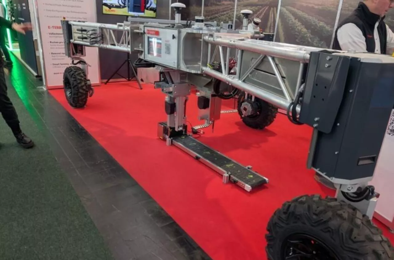 Robot do odchwaszczania, na którego w końcu stać rolnika