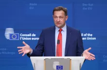 UE zapowiada czasowe zawieszenie bezcłowego importu cukru