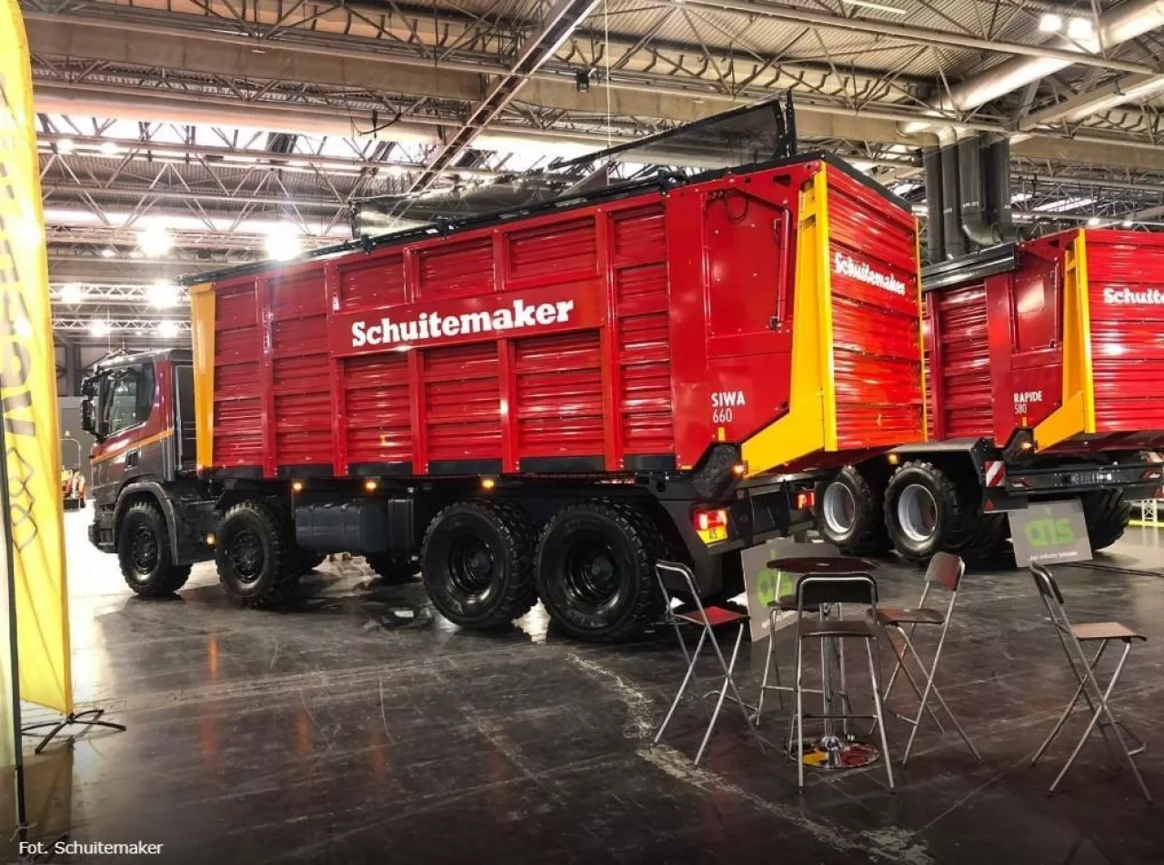 410-konna Scania zamiast ciągnika. Ile kosztuje ciężarówka do transportu pasz?