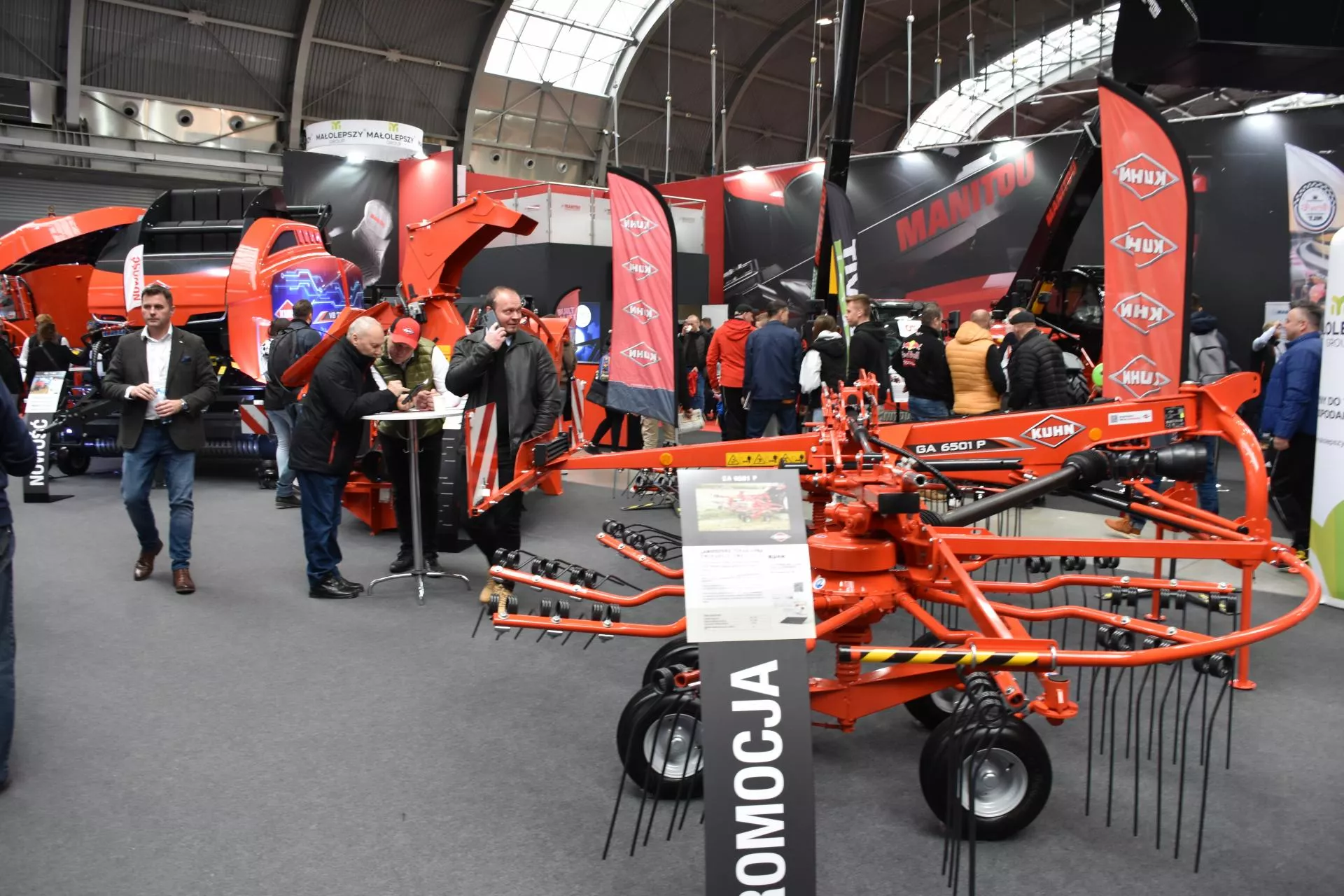 Mistrzowie zielonki ruszają do pracy. KUHN pokazuje nowe zestawy na sezon 2026