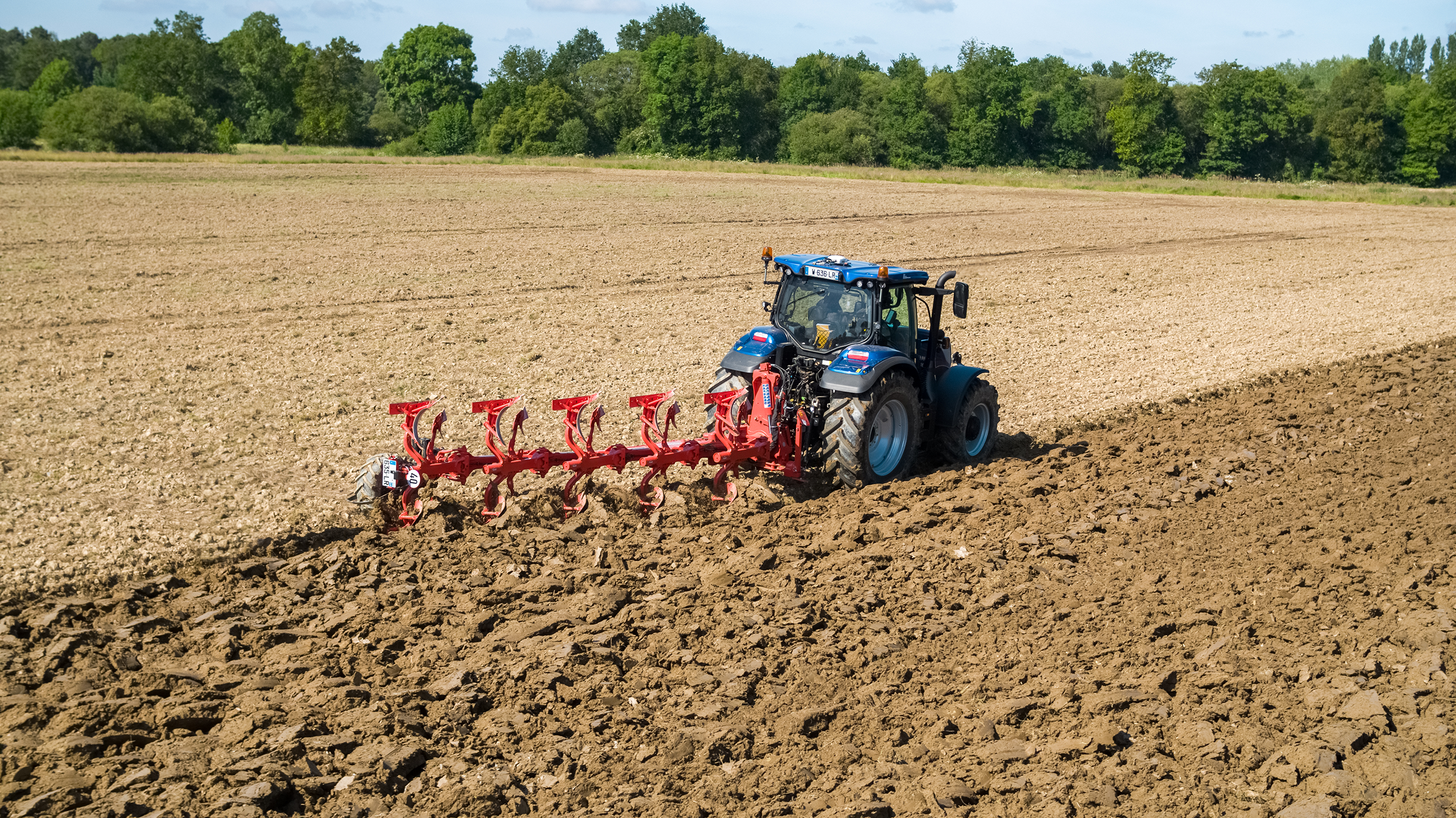 Premiery na AGROTECH 2026. KUHN pokaże nowy pług i rozsiewacz