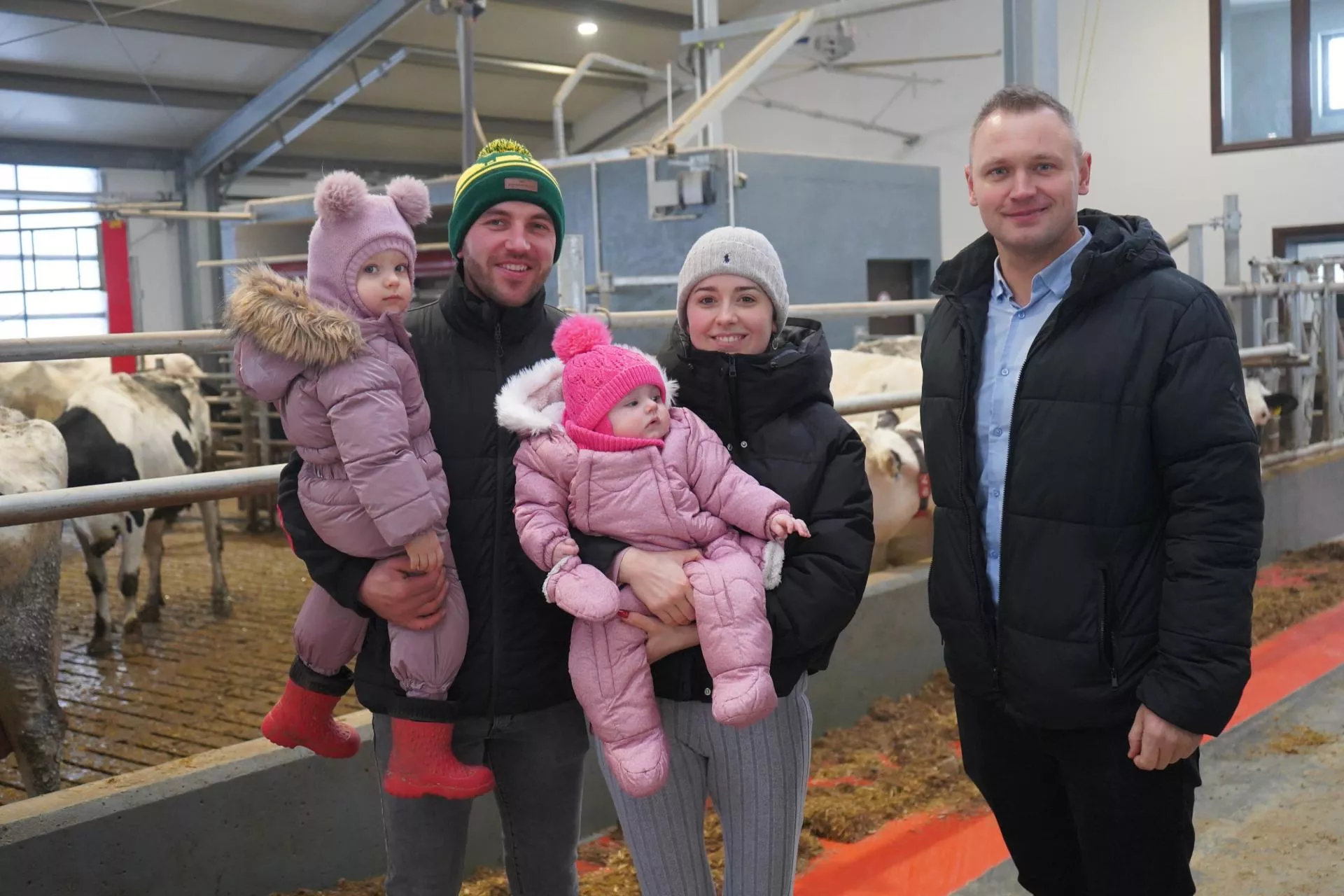 Jeszcze niedawno doili 6 godzin dziennie. Dziś roboty robią to za nich