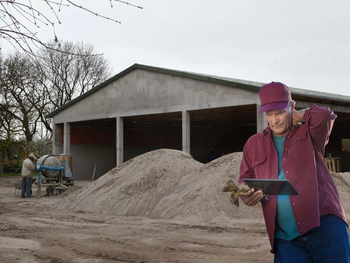 Nowe plany uderzą w wieś? Rolnicy alarmują: nie postawimy obory ani domu