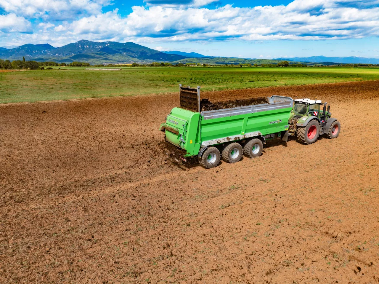 Firma Joskin opracowała nowy układ regulacji dla rozrzutników obornika