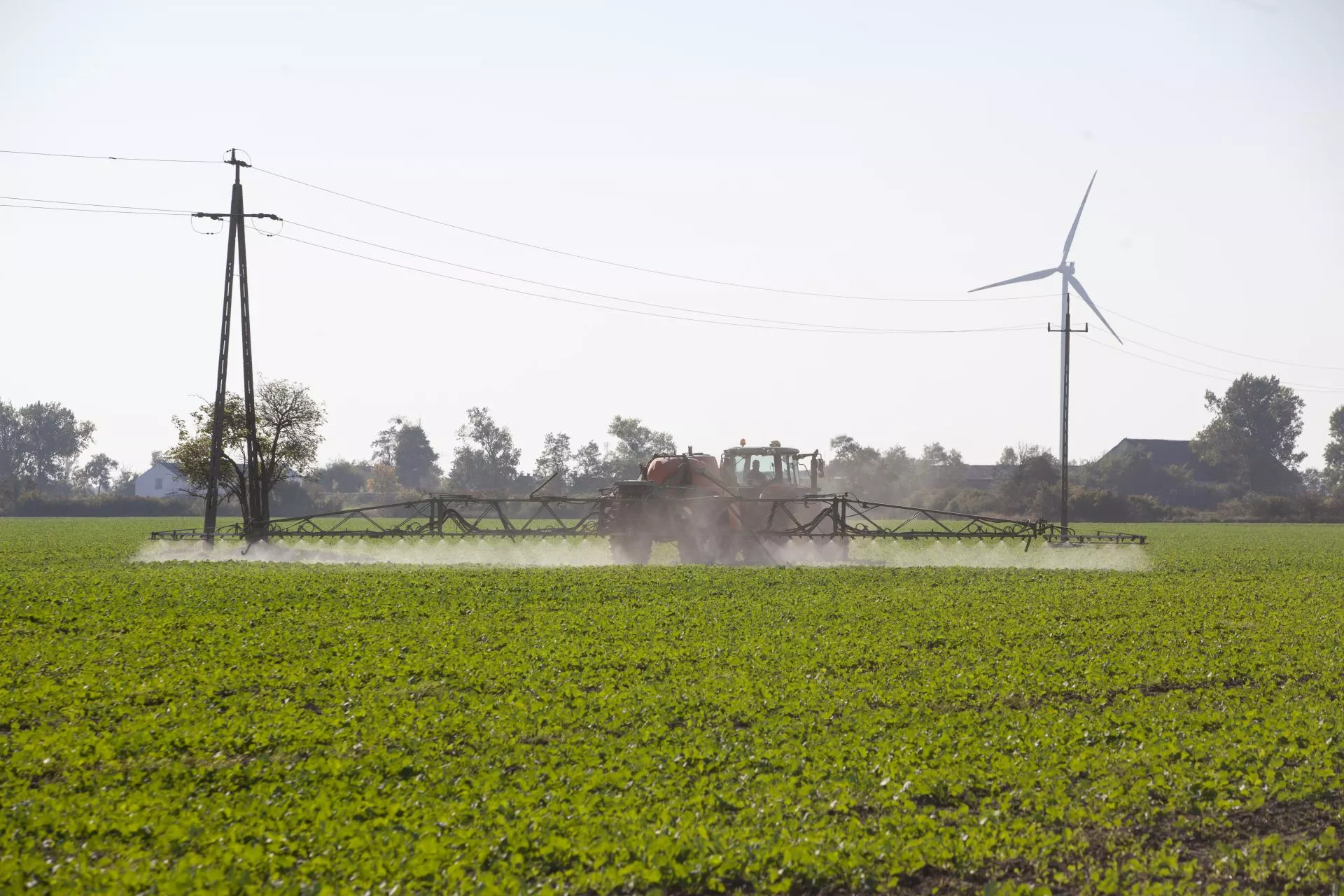 Wyjeżdżasz w pole z opryskiwaczem? Bez tego dokumentu grozi mandat