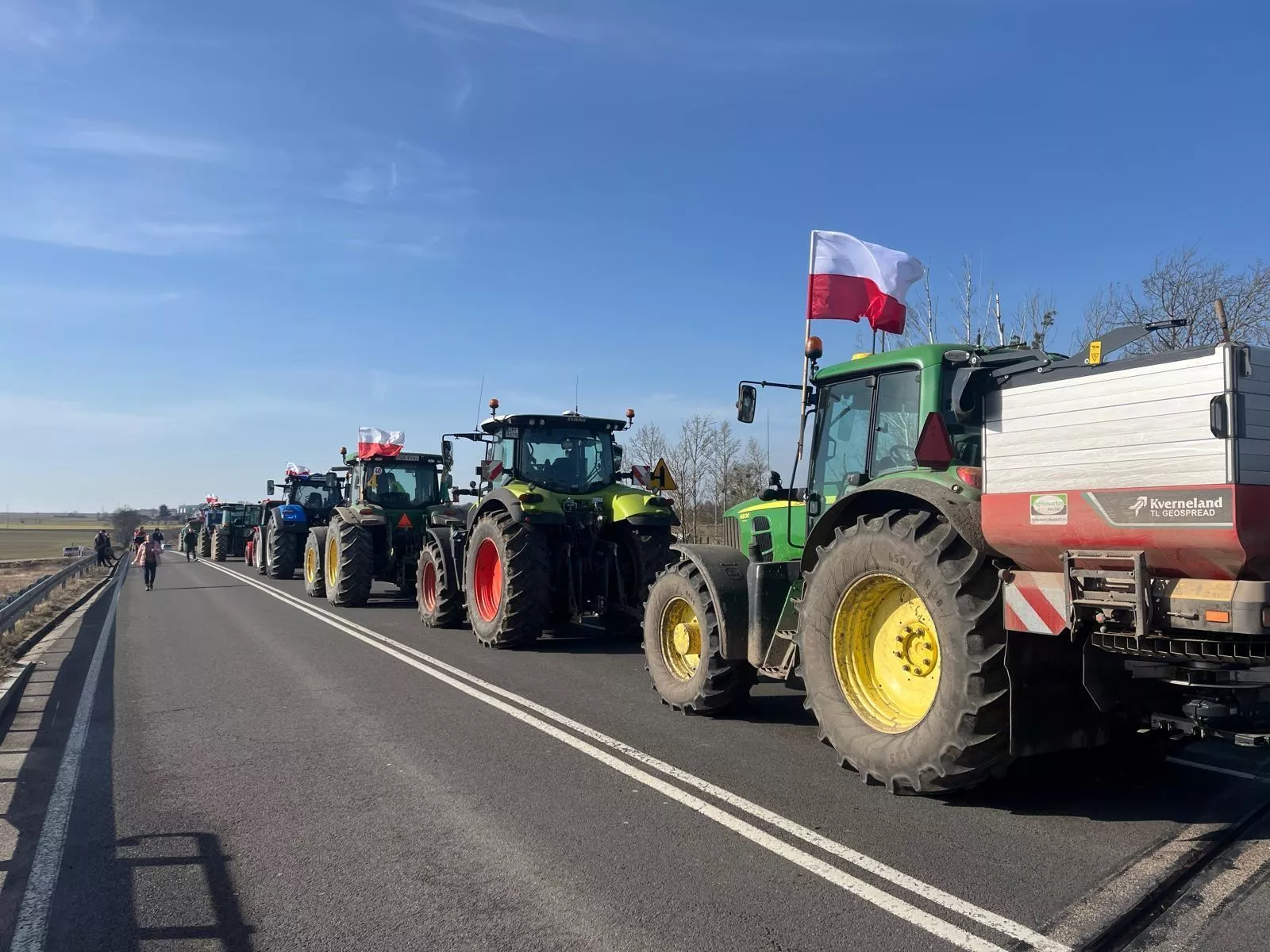 "1200 zł powinna kosztować pszenica, a jest 600”. Rolnicy protestują