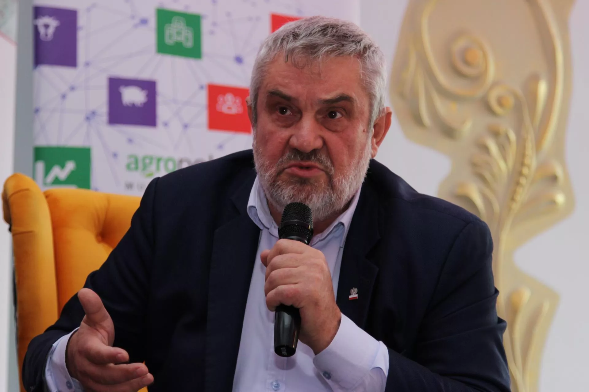 "Polskie rolnictwo jest rozbierane po kawałku”. Ardanowski: czas się obudzić