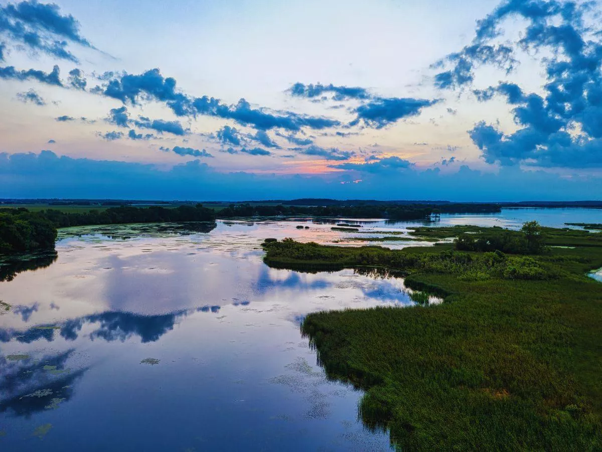 Rolnicy stracą tysiące hektarów? 1,3 mld litrów mleka zagrożone