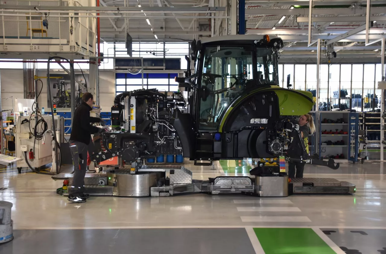 Nowy AXION 9 już na rynku. CLAAS wchodzi do „Ligi Mistrzów”