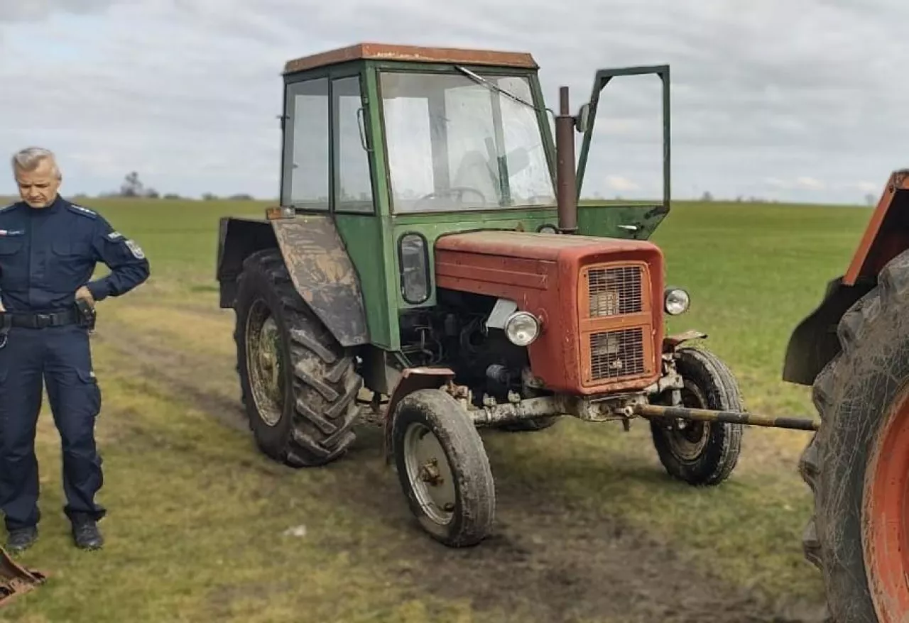 Policja już po kilku godzinach odnalazła skradziony ciągnik rolniczy