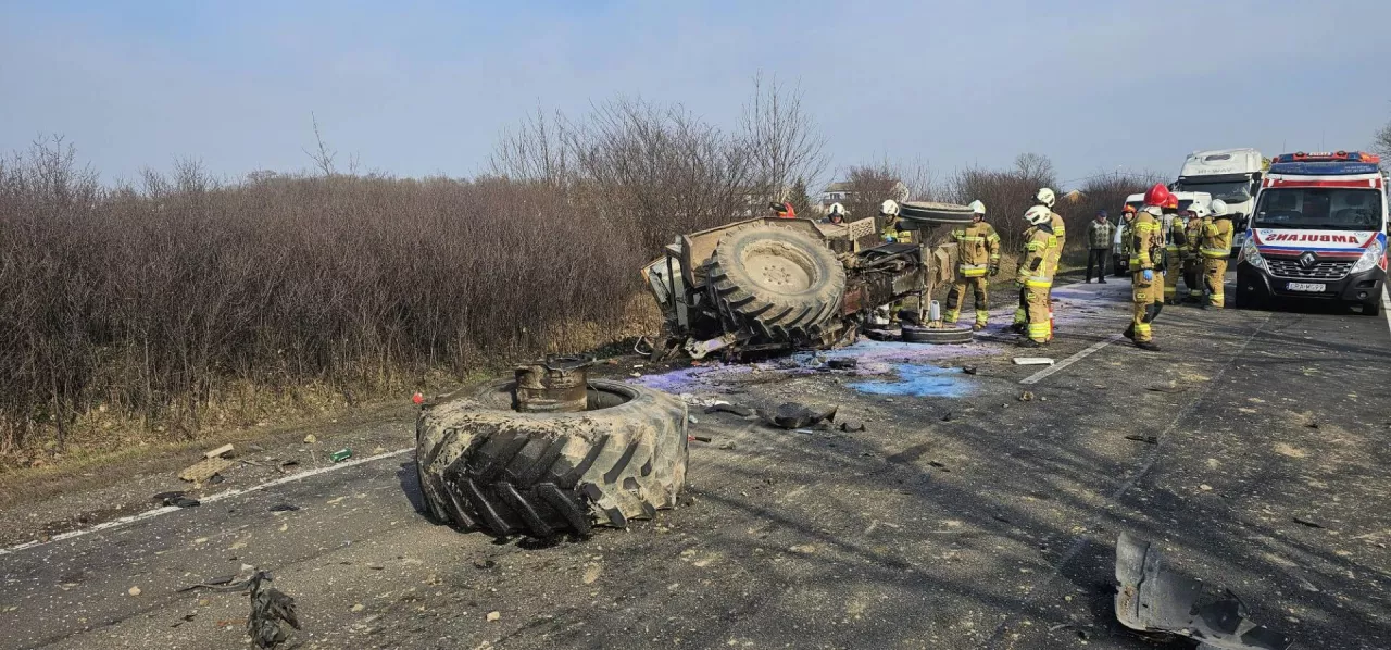 Ursus przewrócił się na bok i rozpadł na części