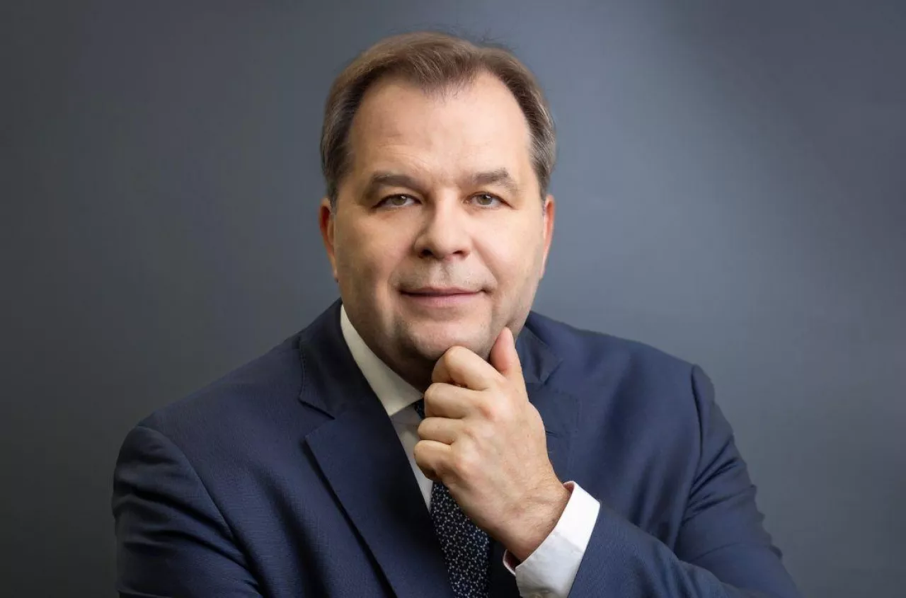 Uciekał traktorem i staranował radiowóz. Teraz grozi mu do 5 lat więzienia