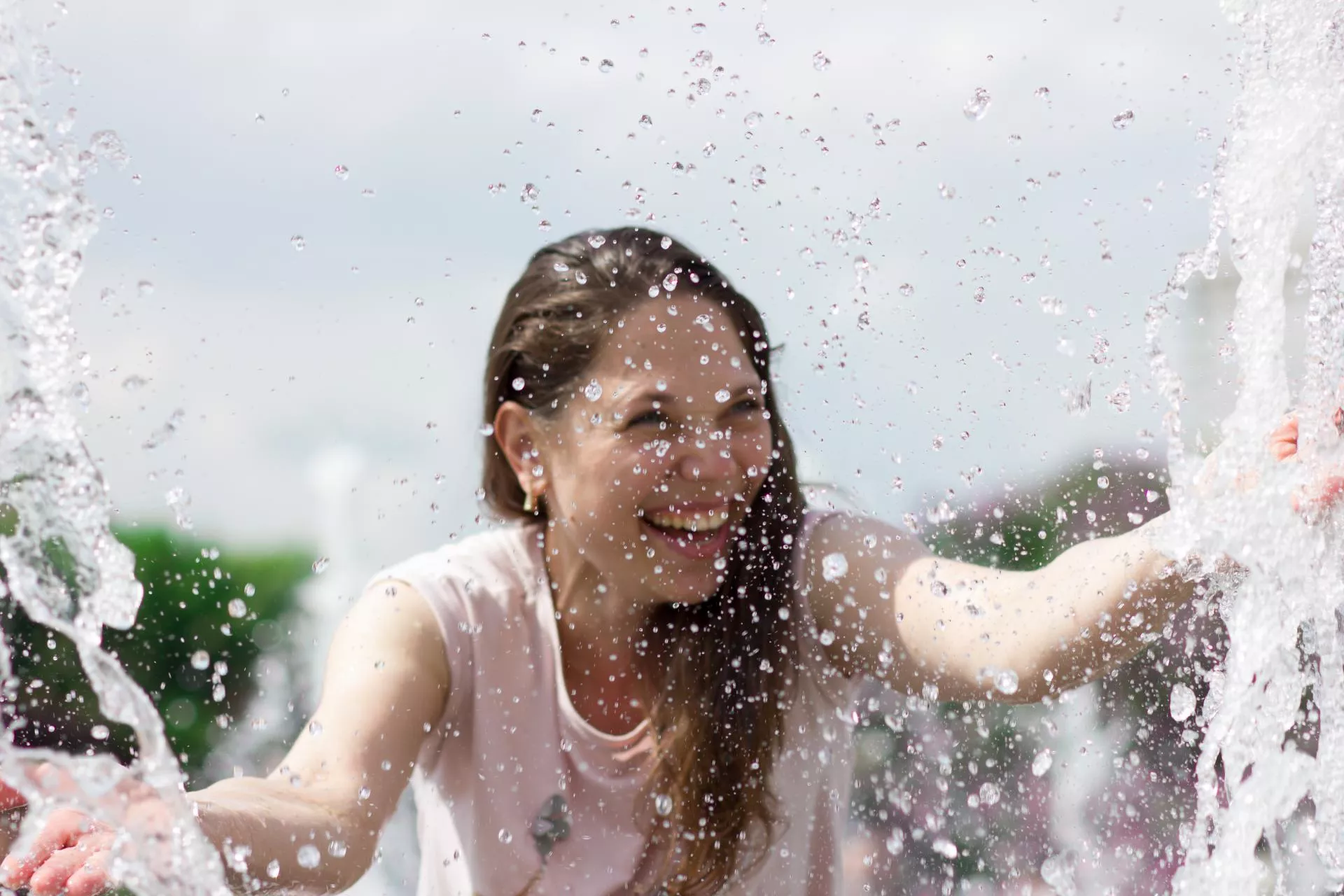 Śmigus-dyngus 2026: za oblanie wodą grożą kary. Jakie?