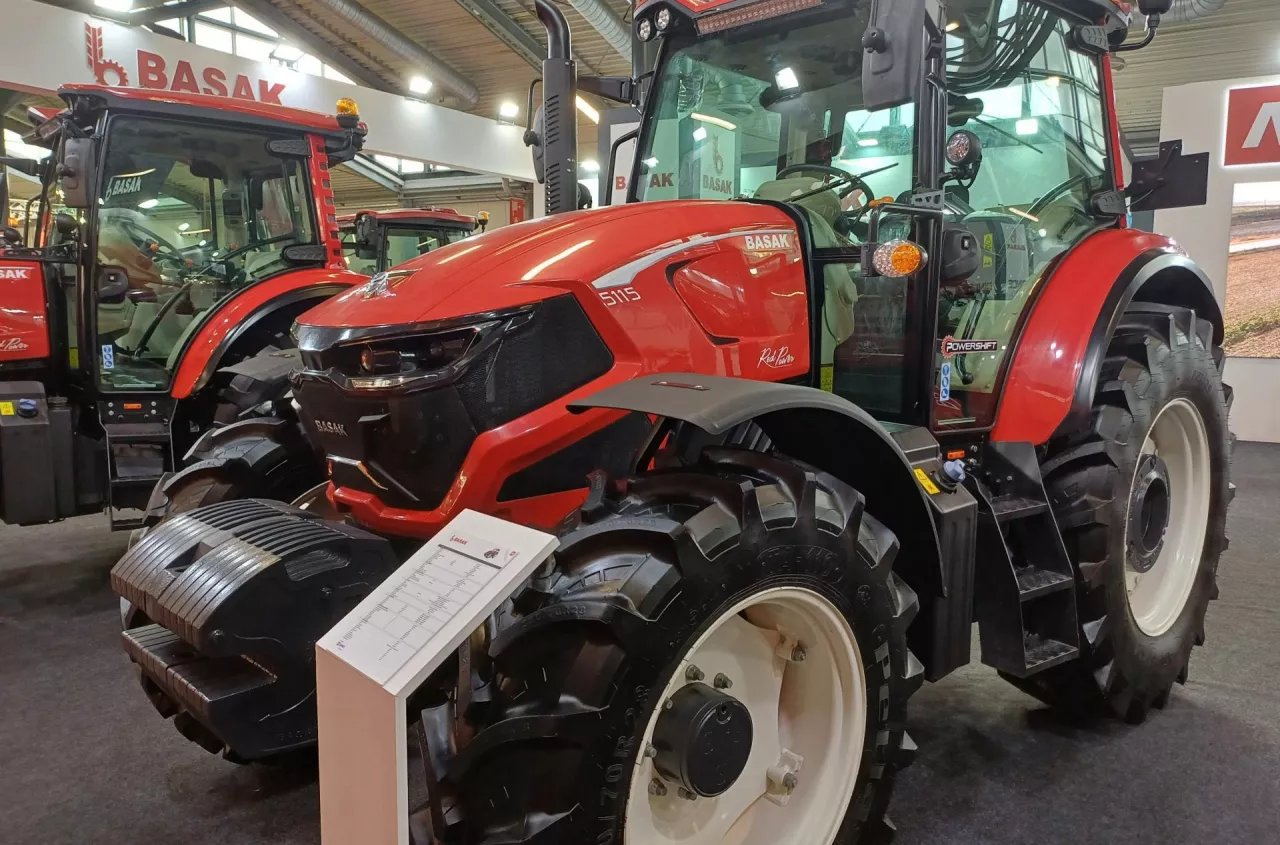 Ciągnik 120 KM za 250 tys.? Ten model może zaskoczyć rolników