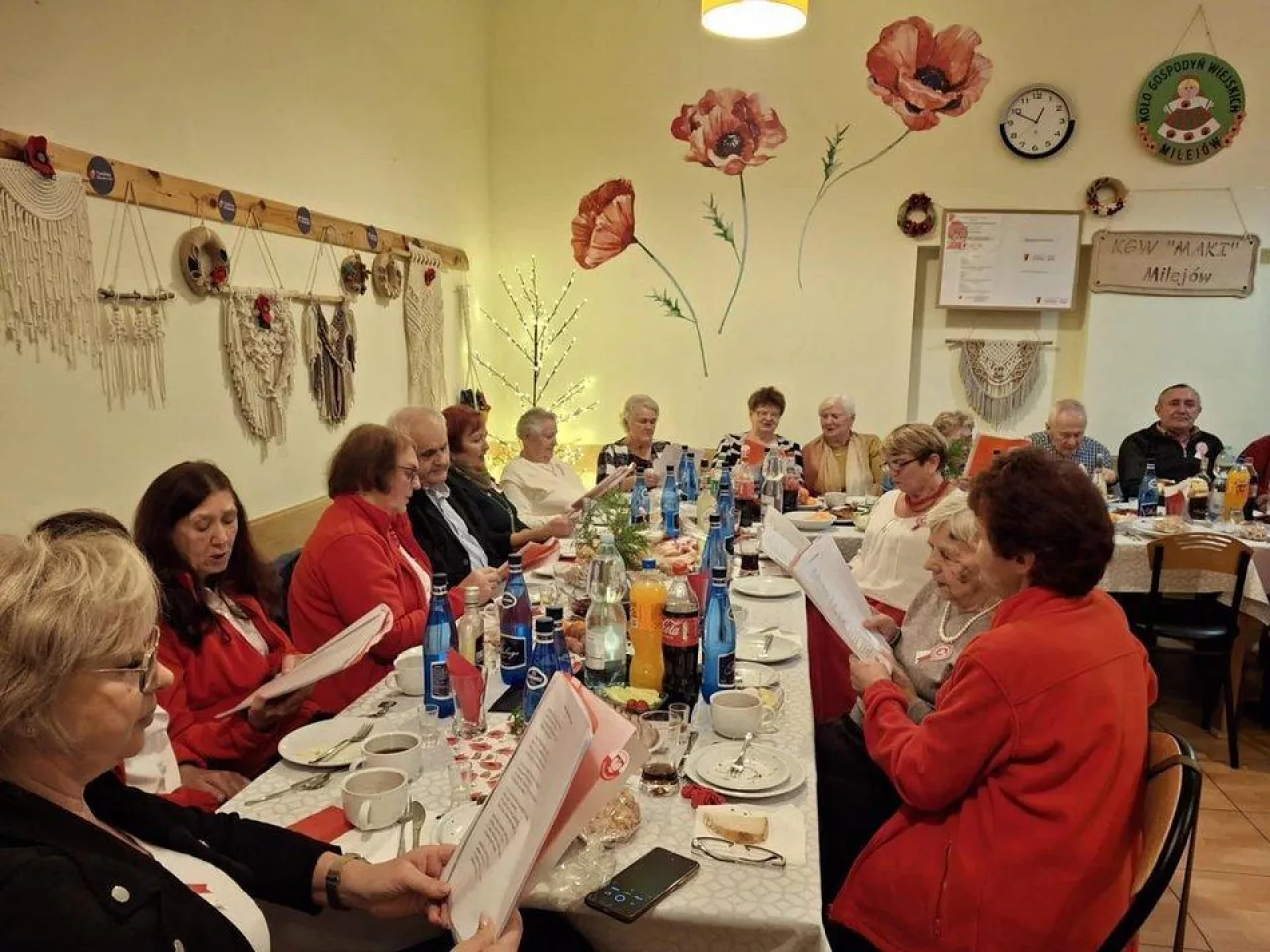 ”Danie Wspólnych Chwil” - spotkanie seniorów zorganizowane przez Koło Gospodyń Wiejskich w Milejowie (listopad 2024 r.)