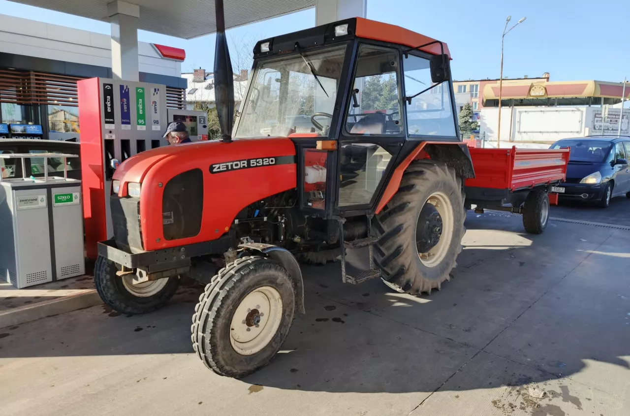 Tanie paliwo nie dla wszystkich rolników. Będą dodatkowe dopłaty?