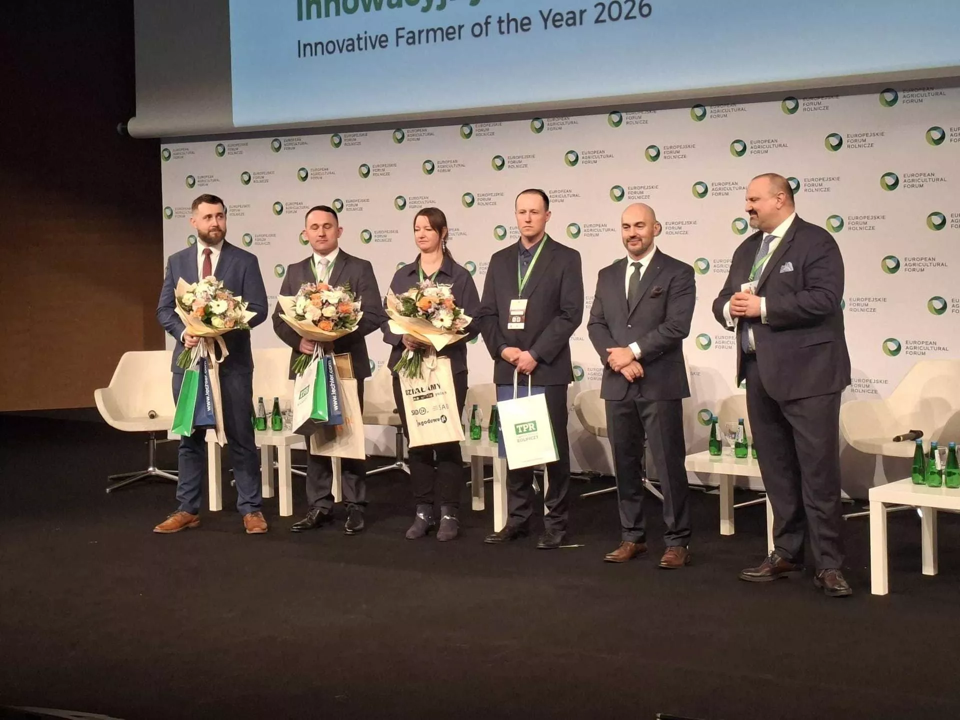 Tak zarabiają nowocześni rolnicy. Roboty, aplikacje i własna sprzedaż