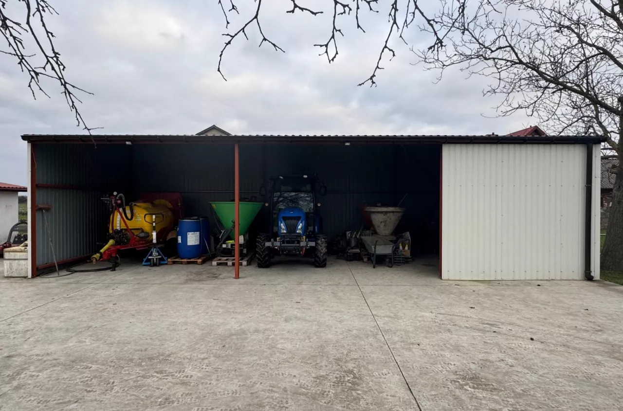 Wiata bez pozwolenia: będzie więcej niż 6 metrów? „Maszyny się nie mieszczą”