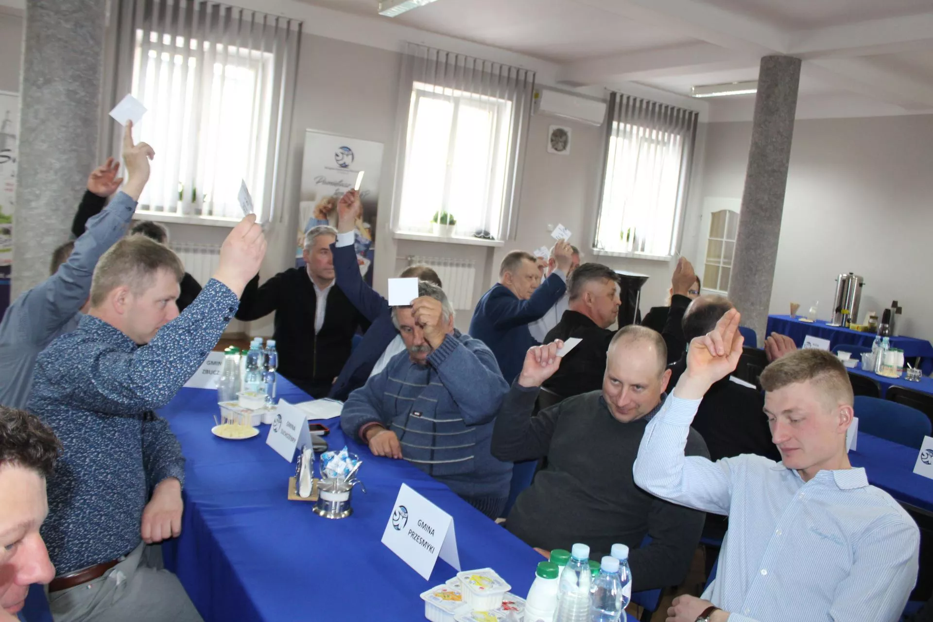 30 gr mniej za mleko w 3 miesiące. OSM: to nie koniec spadków