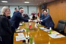 Finalizacja nowych warunków eksportu wołowiny przez ministrów Stefana Krajewskiego i Kenichiro Ueno.