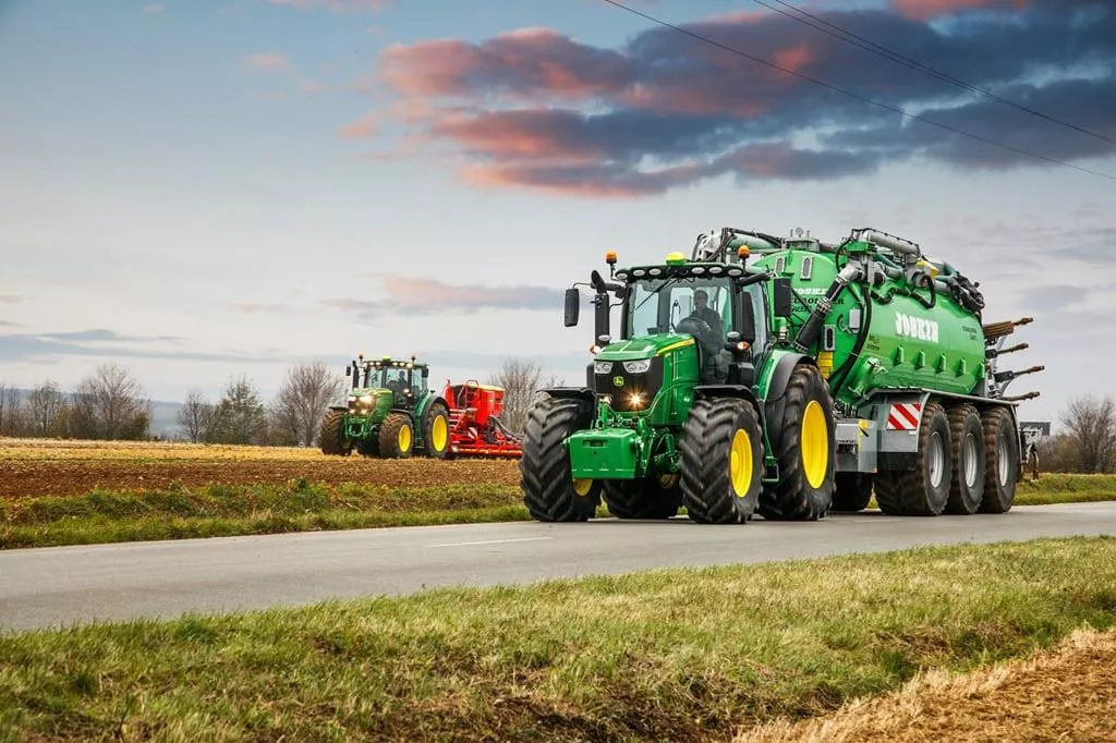 25 tys. zł za jazdę ciągnikiem. Tyle płacą operatorom za granicą