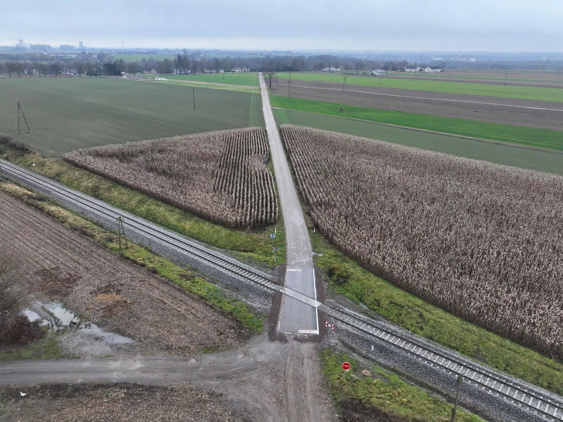 PKP odcina rolnikom dojazd do pola. „Kto za to zapłaci?”