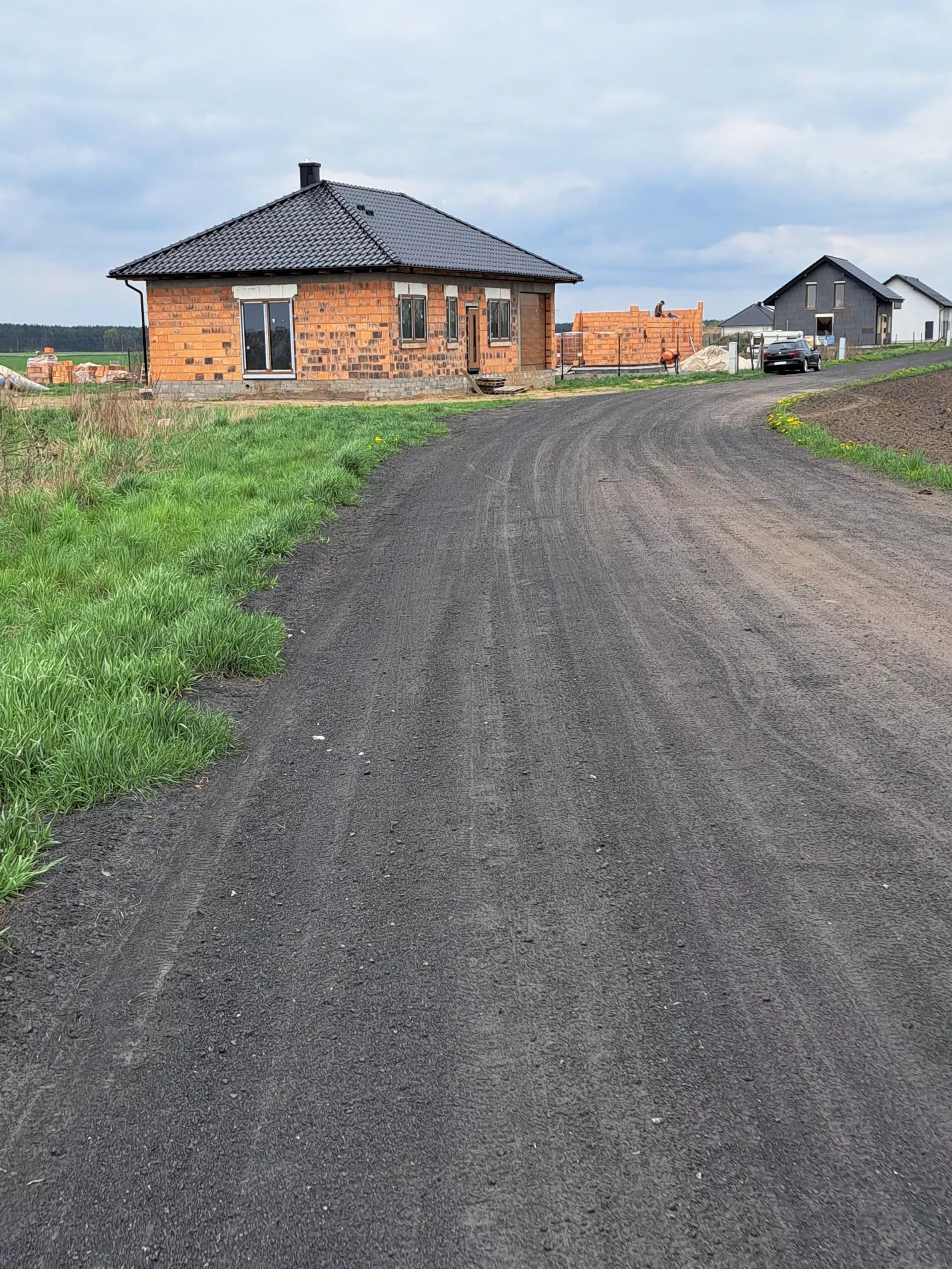 Rolnik nie sprzeda ziemi i nie wybuduje obory. To ostatni moment na reakcję