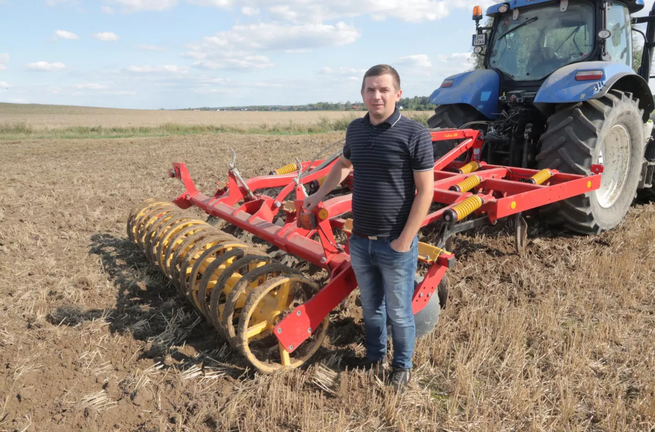 Rzepak się sypie. „Tysiąc chowaczy w jednej misce”