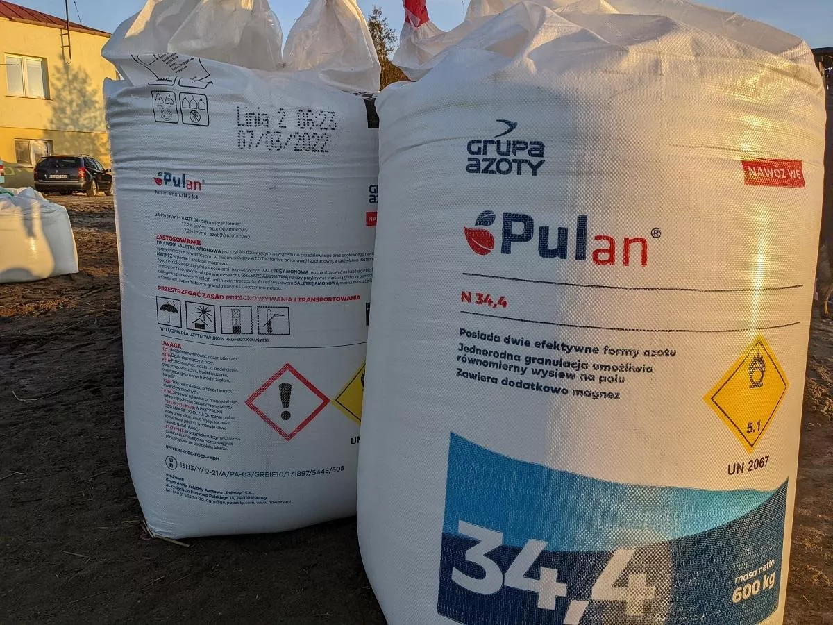 Ceny nawozów w dół, ale sprzedaż stoi. Ile dziś kosztuje saletra, RSM i polifoska? [SONDA]