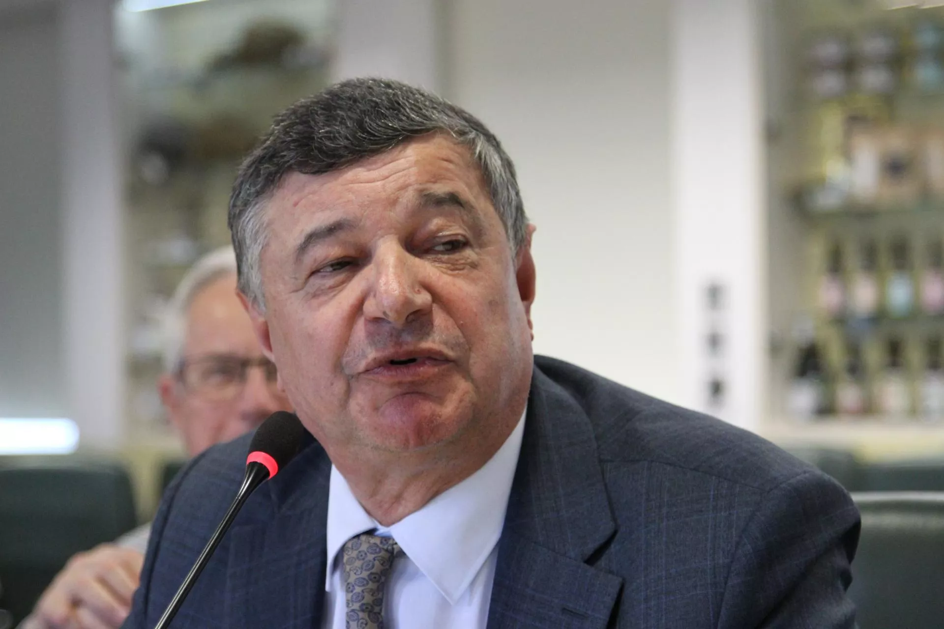 „Jednym długopisem można pomóc rolnikom”. Gryn ostro: decyzji brak