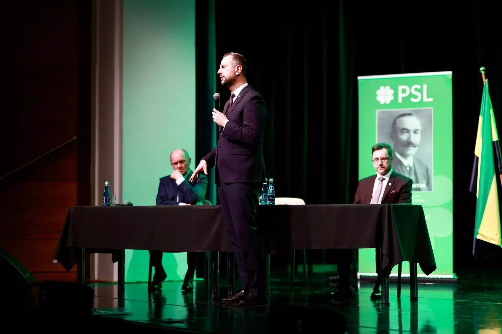 Nie ma komu zbierać plonów. Rolnicy alarmują: część zbiorów przepadnie