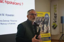  Hipokalcemia nie jest wyłącznie problemem weterynaryjnym. To jeden z kluczowych elementów zarządzania stadem. Kto opanuje profilaktykę hipokalcemii, ten ograniczy także ketozę, zatrzymanie łożyska, zapalenie macicy, mastitis i straty w rozrodzie - przekonuje prof. Zygmunt Kowalski